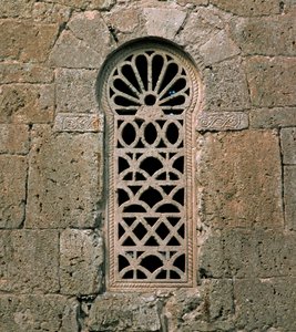 Vindue med tracery, fra Basilica de San Juan Bautista, bygget i 661